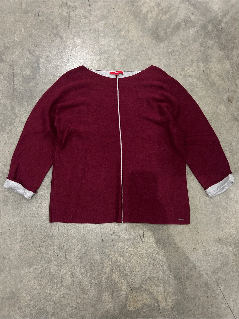 Women's Burgundy Contrast-Trim Pullover Sweater
